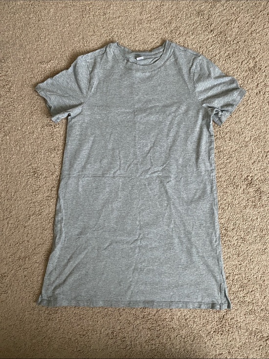 Old Navy Dresses & Skirts - Old Navy Heather Gray Crewneck T-Shirt Dress